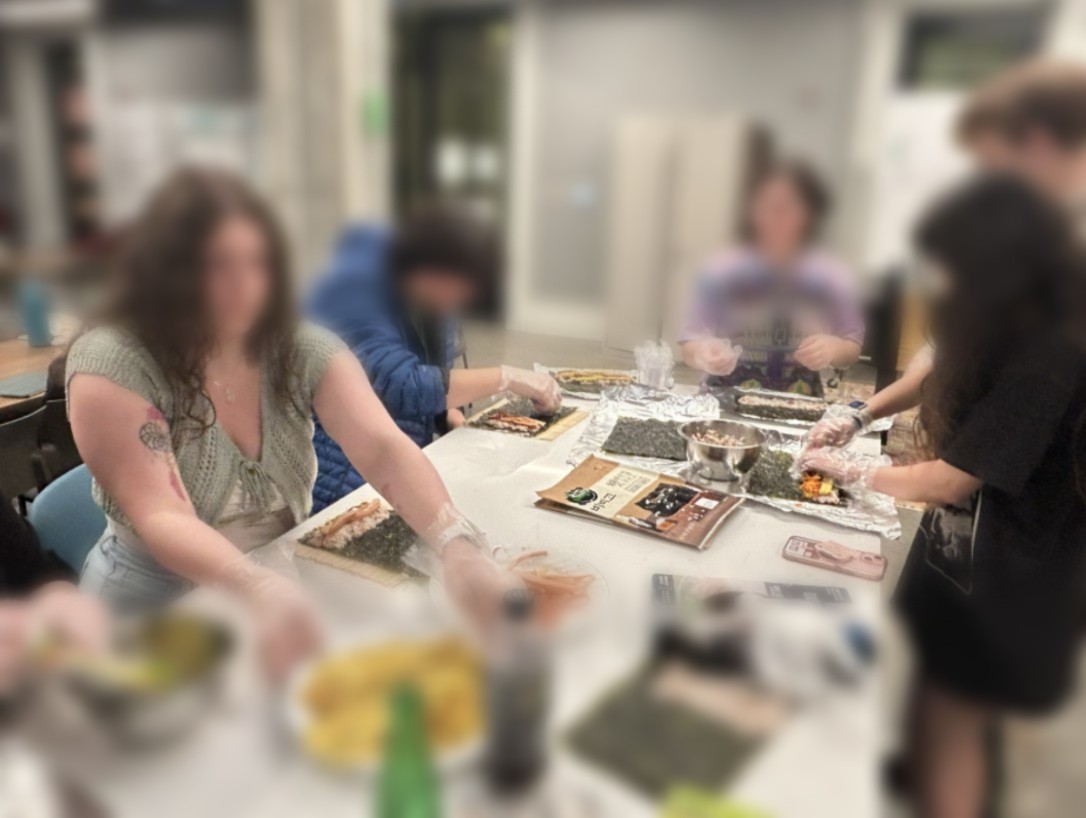 Students making gimbap during Korean Language Table